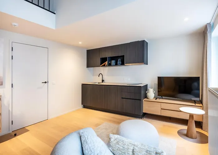 Huswell - Chic Duplex With High-quality Finishes In Center