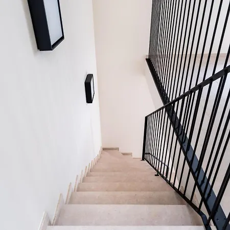 Chic Duplex With High-quality Finishes In Center *